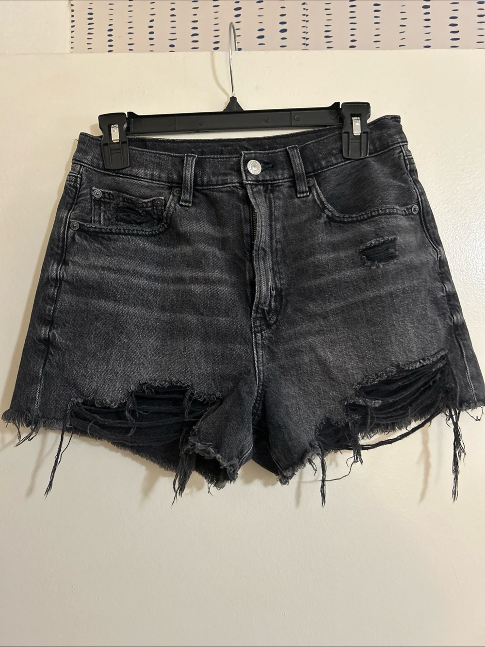 American Eagle Women's Distressed Black Highest Rise 90s Boyfriend Shorts Size 6